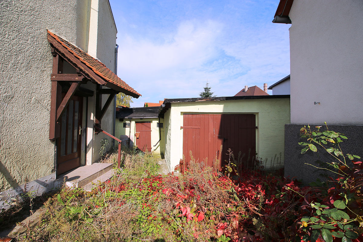 Ein- bis Zweifamilienhaus in 06722 Droyßig, ca. 50 km südwestlich von Leipzig - Hof